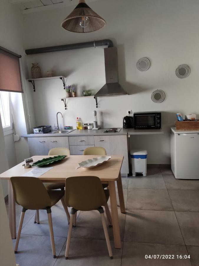 Smyrnis Apartments Ермополи Екстериор снимка