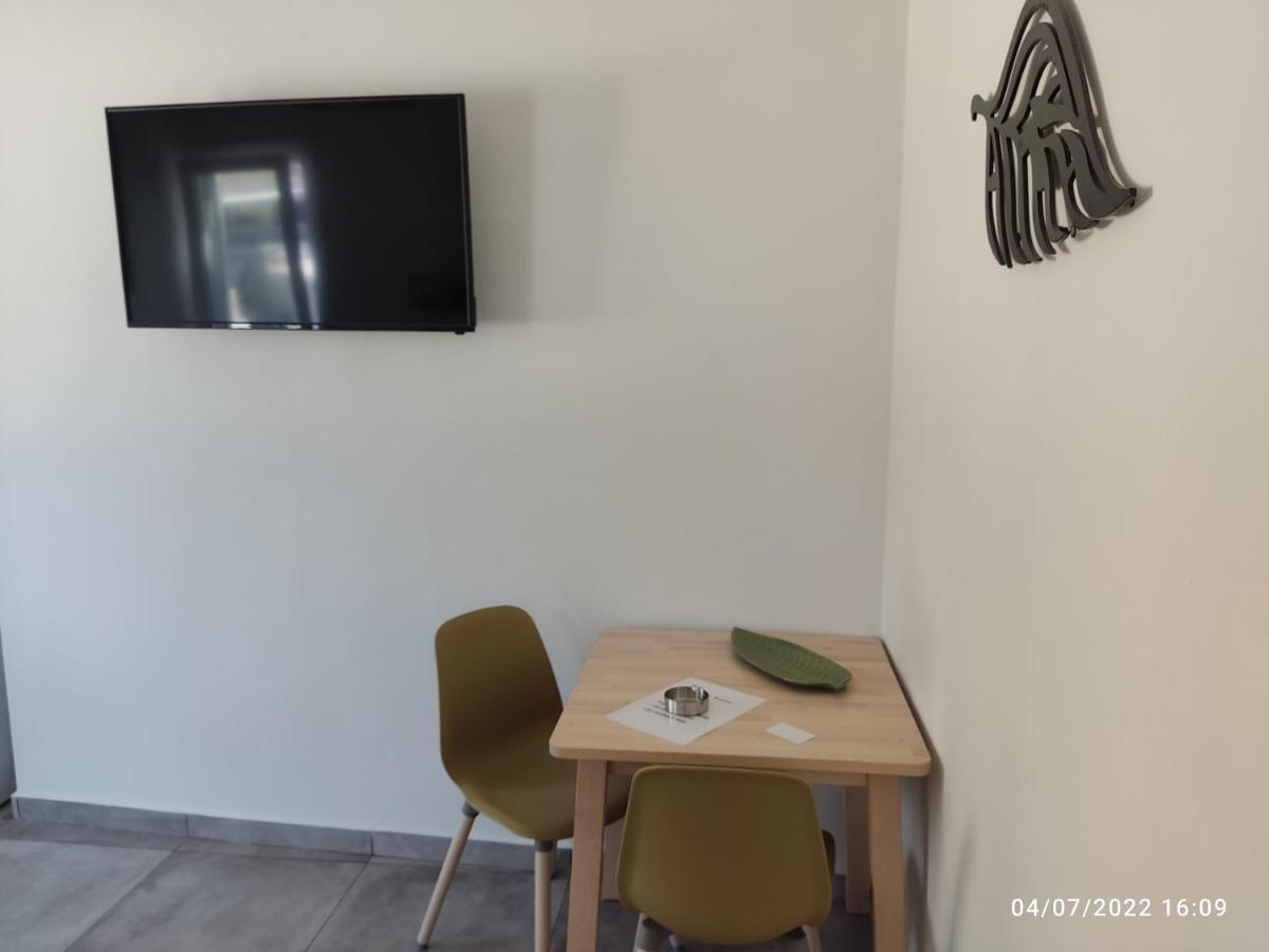 Smyrnis Apartments Ермополи Екстериор снимка